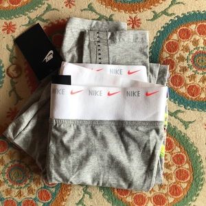 NWT Nike Tight Fit leggings